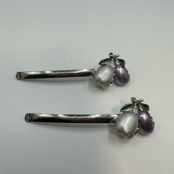 2 Purple grape clips set - Picture 1 of 4